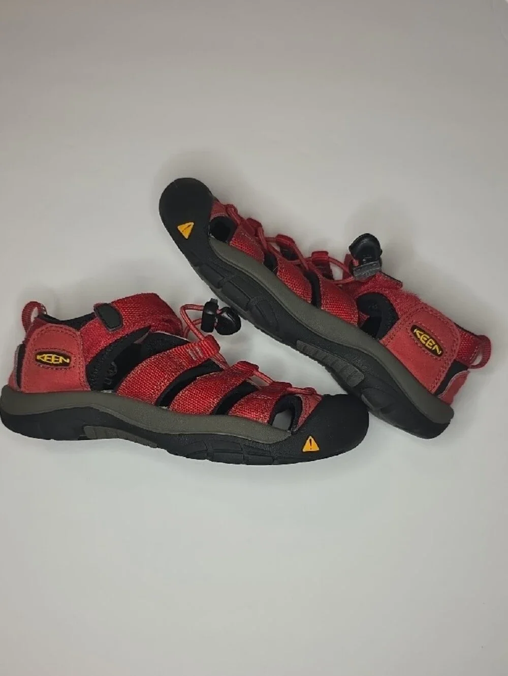 Keen sturdy closed